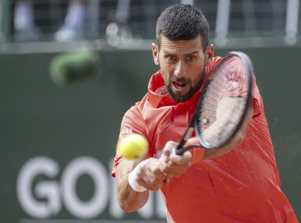 Djokovic through to Geneva final, to face Hurkacz
