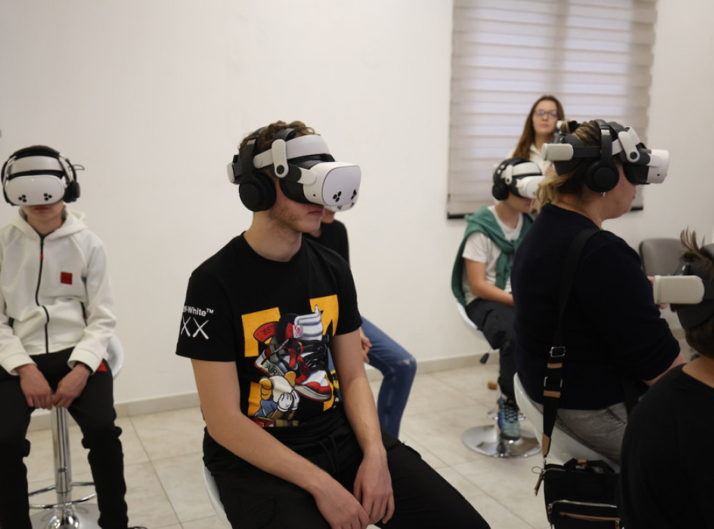 Interaktivna izložba "Inovacija u pokretu" o CERN-u danas posetila Kragujevac