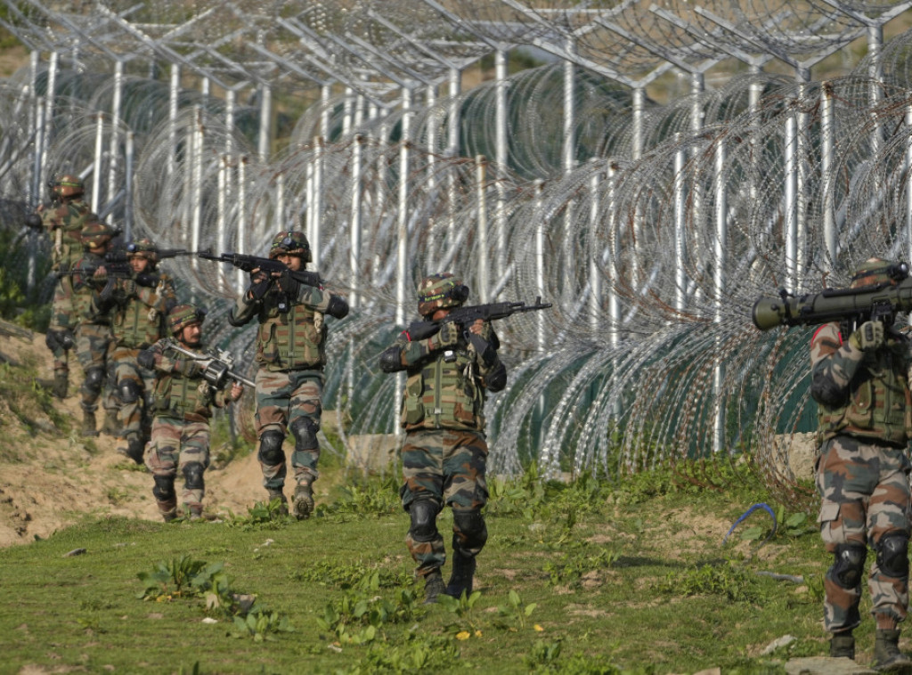 Zvaničnici: Indijske trupe ubile Pakistanca koji je prelazio granicu