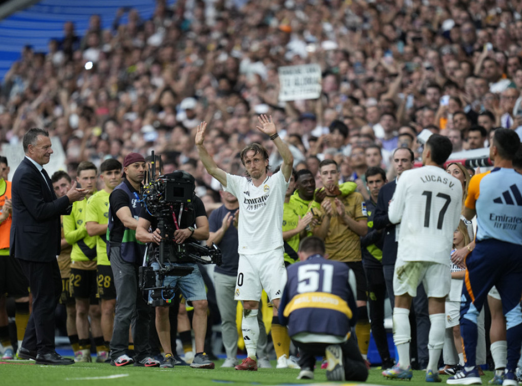 Fudbaleri Reala pobedili Sosijedad na oproštaju Anćelotija i Modrića