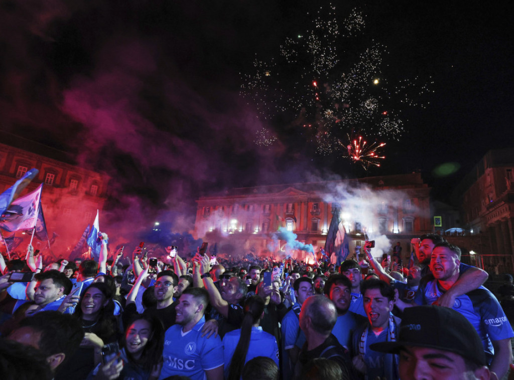 Tokom slavlja navijača Napolija povodom titule povređeno više od 120 osoba