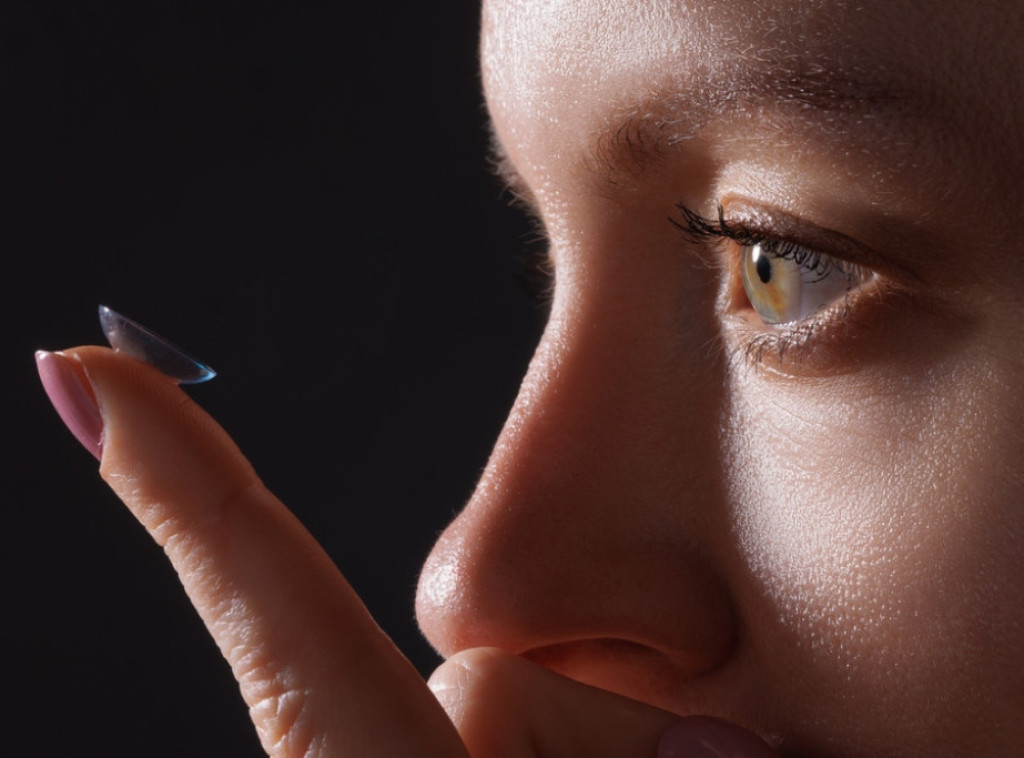 Naučnici stvorili kontaktna sočiva koja omogućavaju vid u mraku