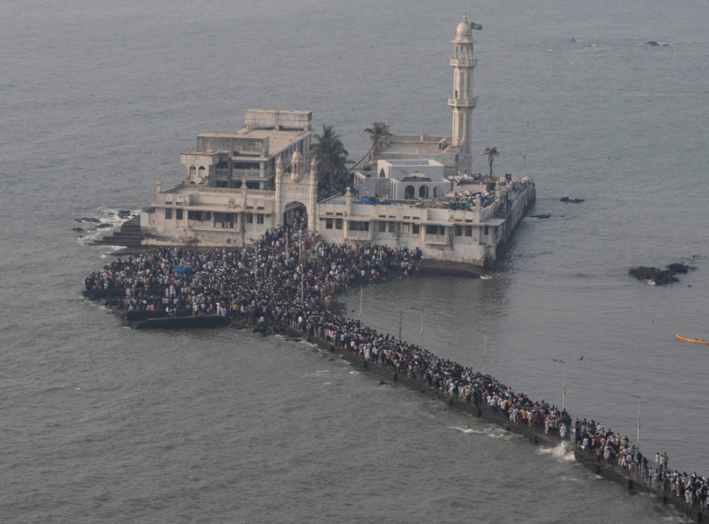 Obalska straža Indije spasila 21 od 24 člana posade liberijskog broda u Arapskom moru