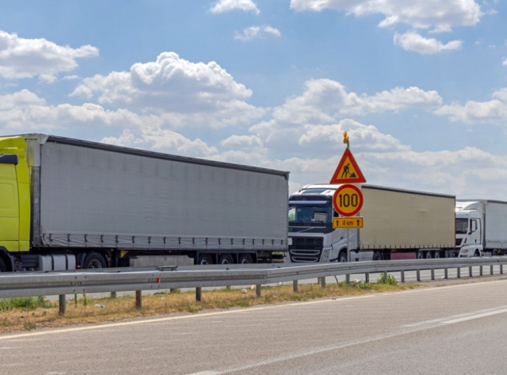 Višesatna zadržavanja na izlazu za teretnjake, najduža na Batrovcima - osam sati