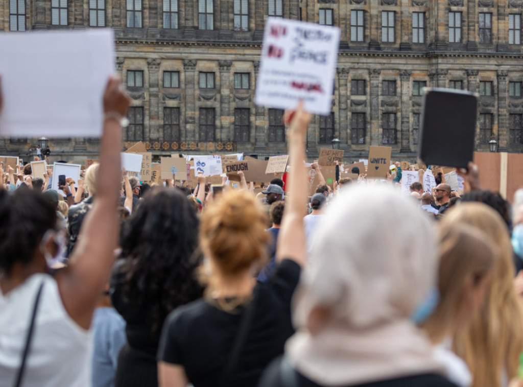 Amsterdam: Na antivladinom protestu učestvovalo 15.000 ljudi
