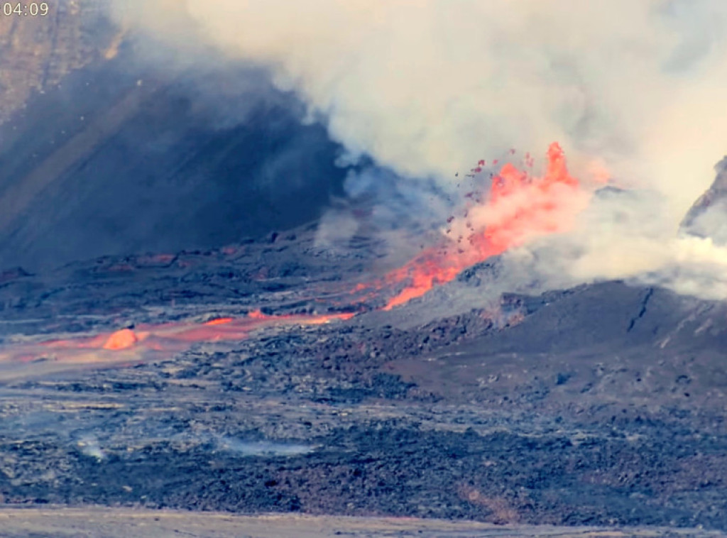 Na Havajima ponovo proradio vulkan Kilauea, izbacuje lavu do 305 metara visine