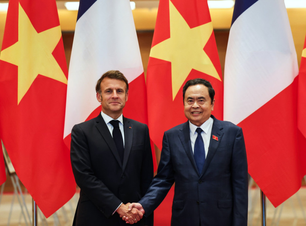 Francuska i Vijetnam potpisali ugovore vredne 10 milijardi dolara tokom Makronove posete Hanoju