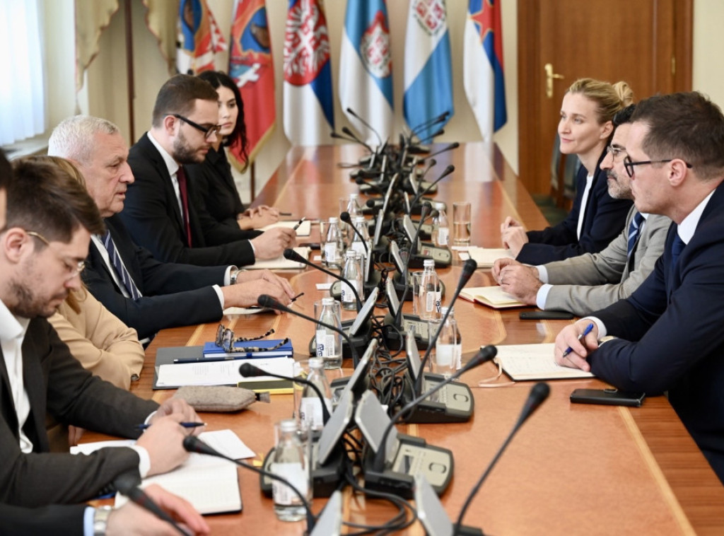 Balint meets with EBRD's Colangeli