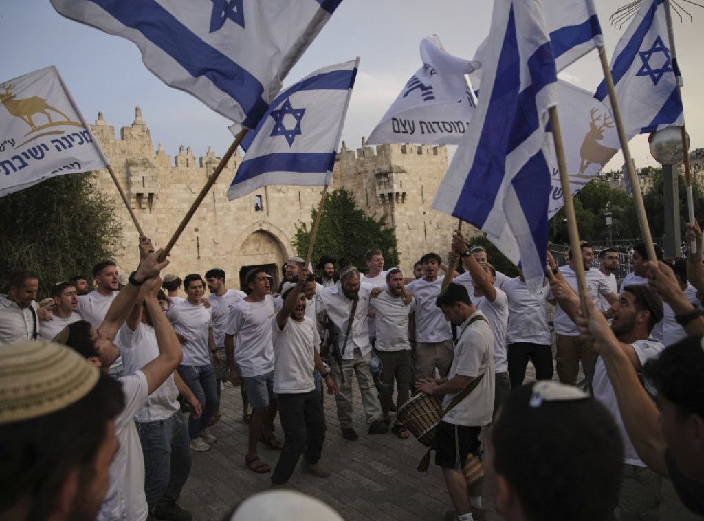 Desničarski Jevreji se tokom marša u Istočnom Jerusalimu sukobili sa Palestincima