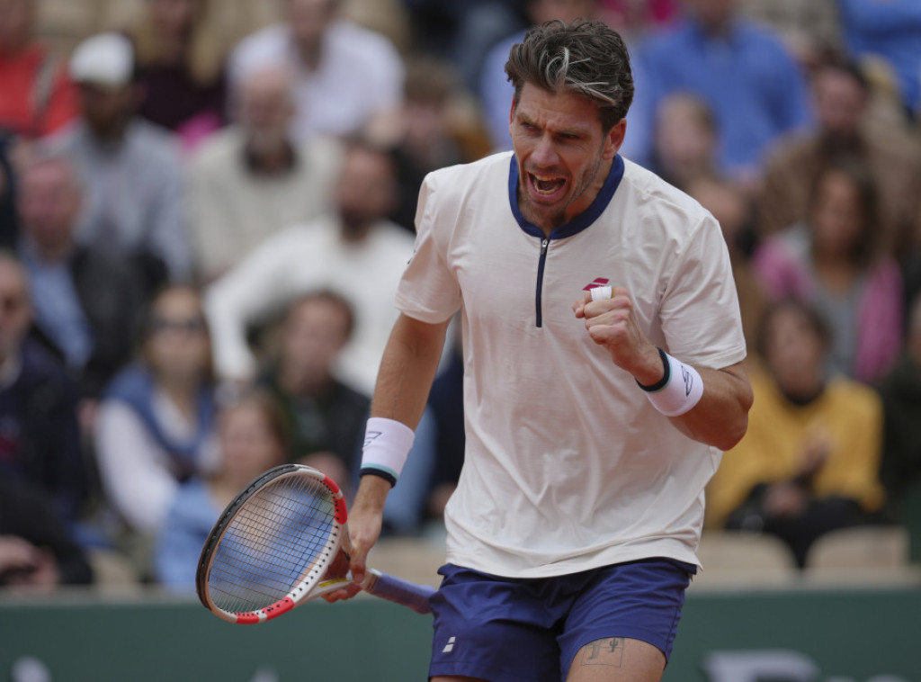 Britanski teniser Kameron Nori eliminisao Rusa Medvedeva na startu Rolan Garosa