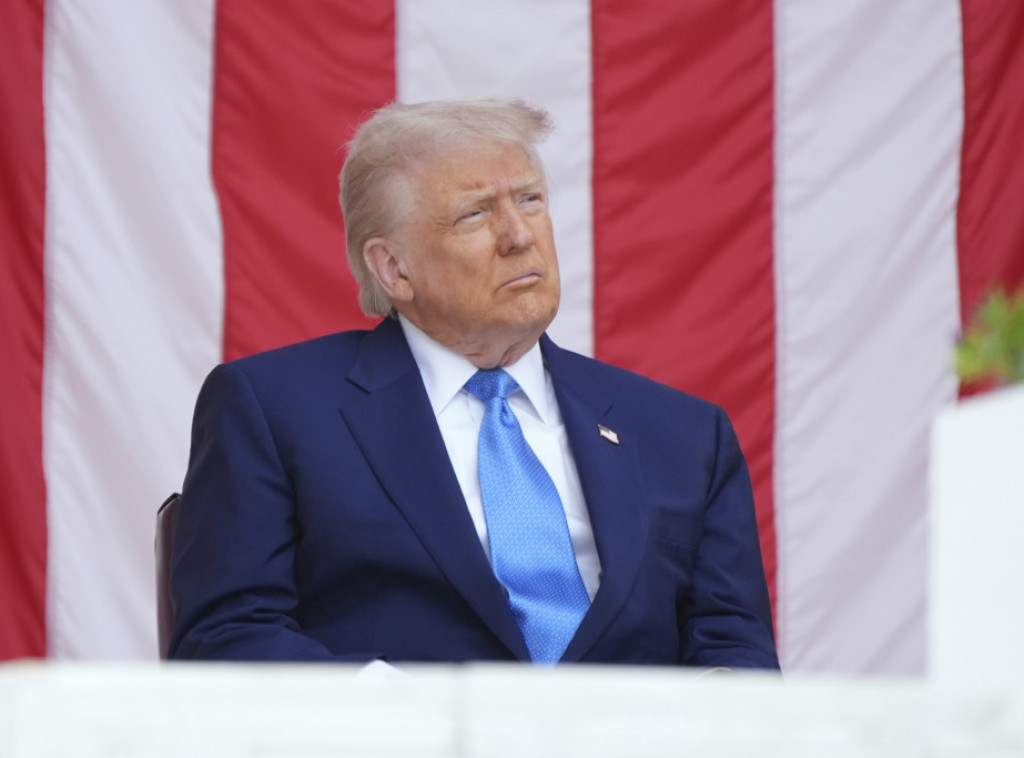 Tramp naredio obustavu razgovora za studentske vize u ambasadama SAD