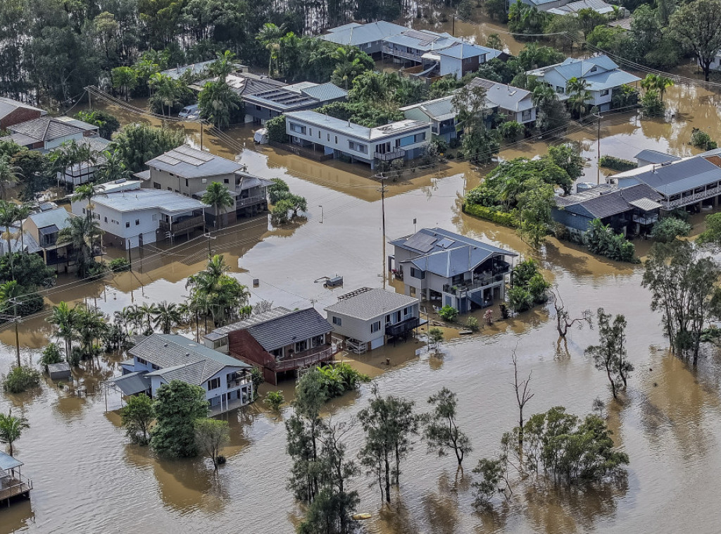 Kina izdala upozorenje na poplave u južnim provincijama, 13 ljudi stradalo
