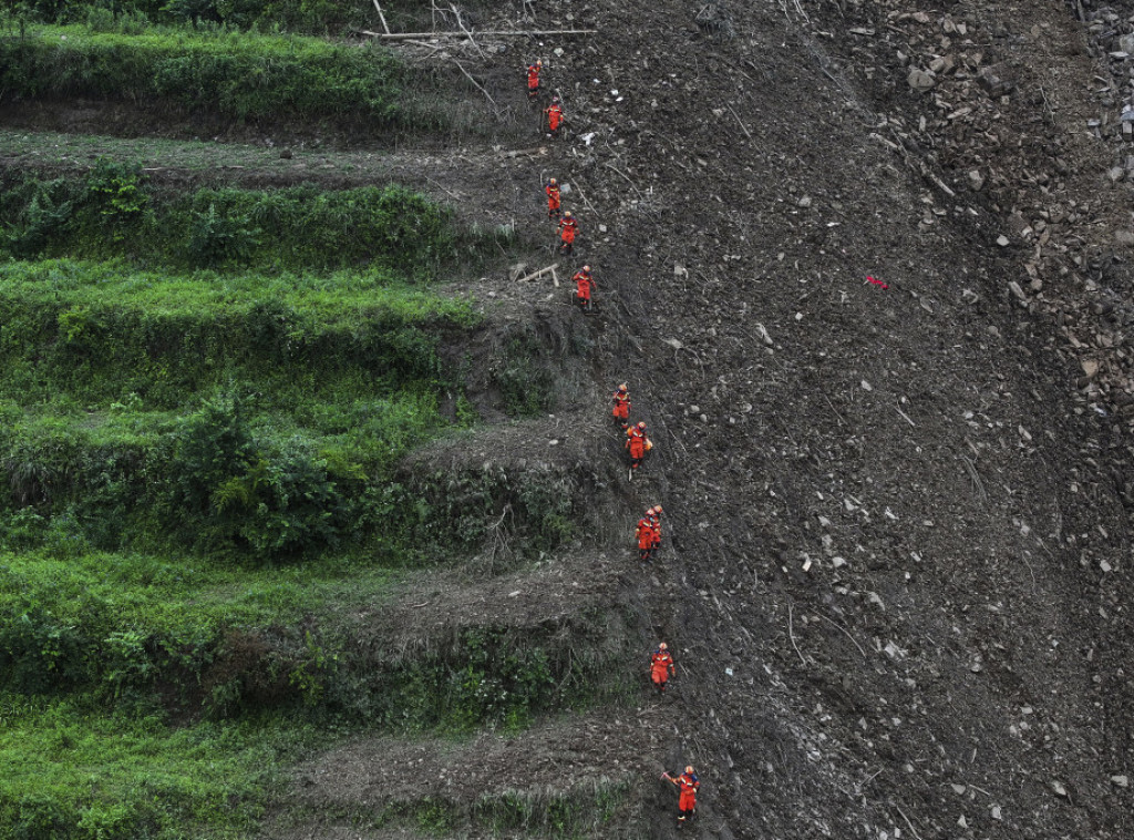 Jedna osoba nestala u velikom odronu u švajcarskim Alpima