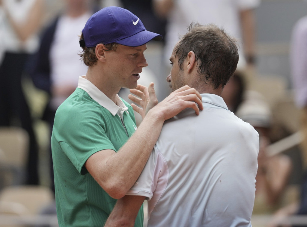 Siner u trećem kolu Rolan Garosa, Gaske porazom od Italijana završio karijeru