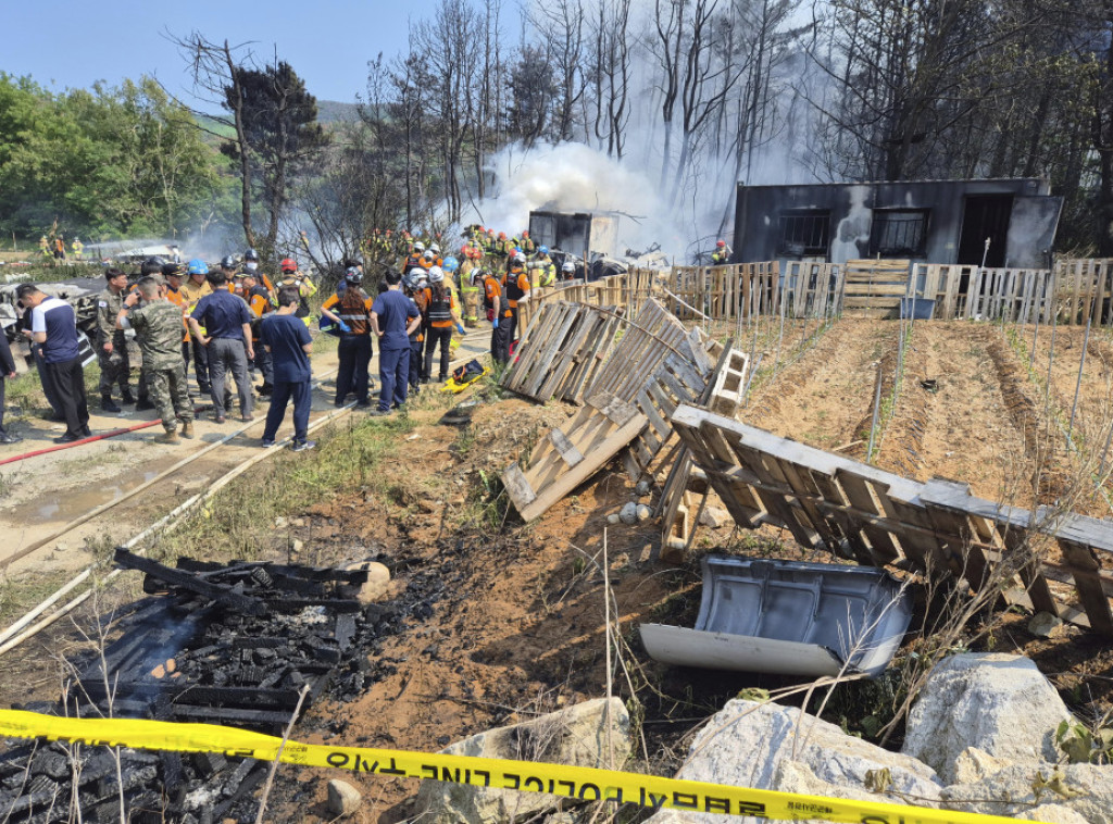 Južna Koreja: Posada aviona koji se srušio nije prijavila nikakav problem kontroli letenja