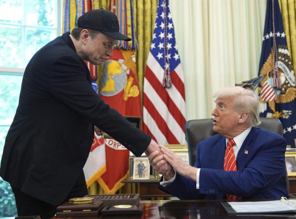 Tramp razmatra mogućnost deportacije Maska zbog kritike zakona