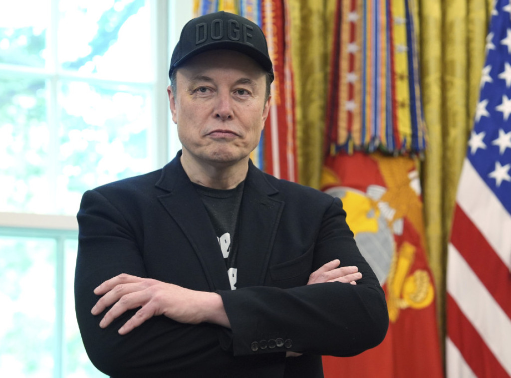 Mask rekao da ima modricu ispod oka jer ga je udario petogodišnji sin tokom igre