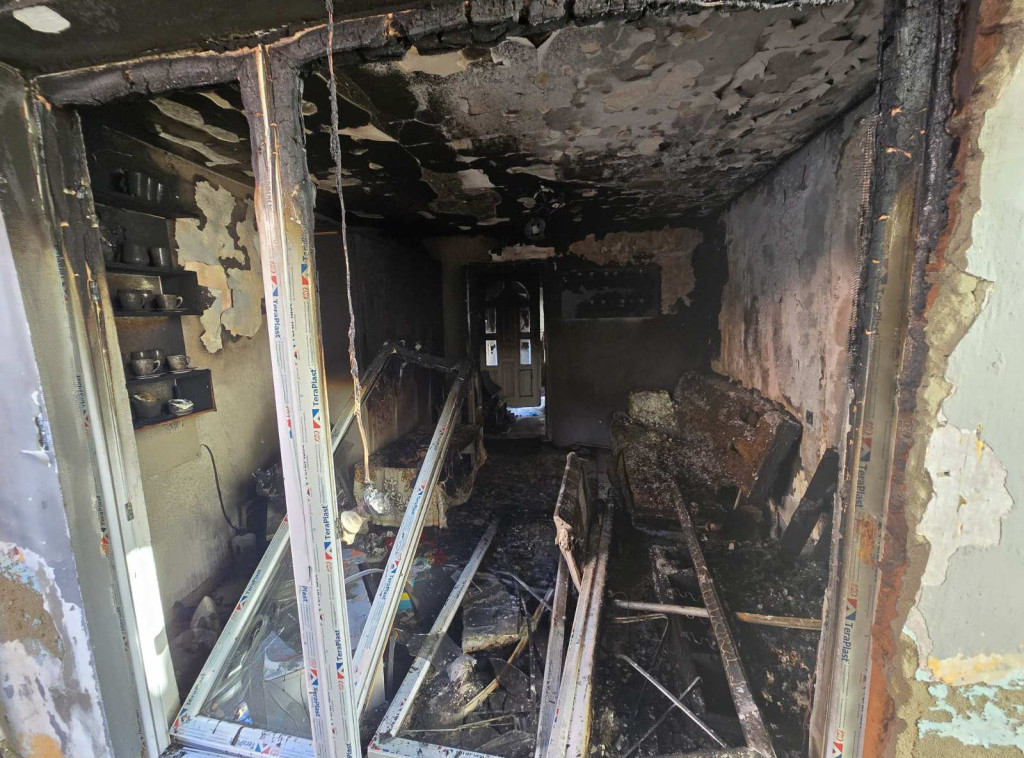 Požar u Nišu, povređeno šest osoba, među njima četvoro dece