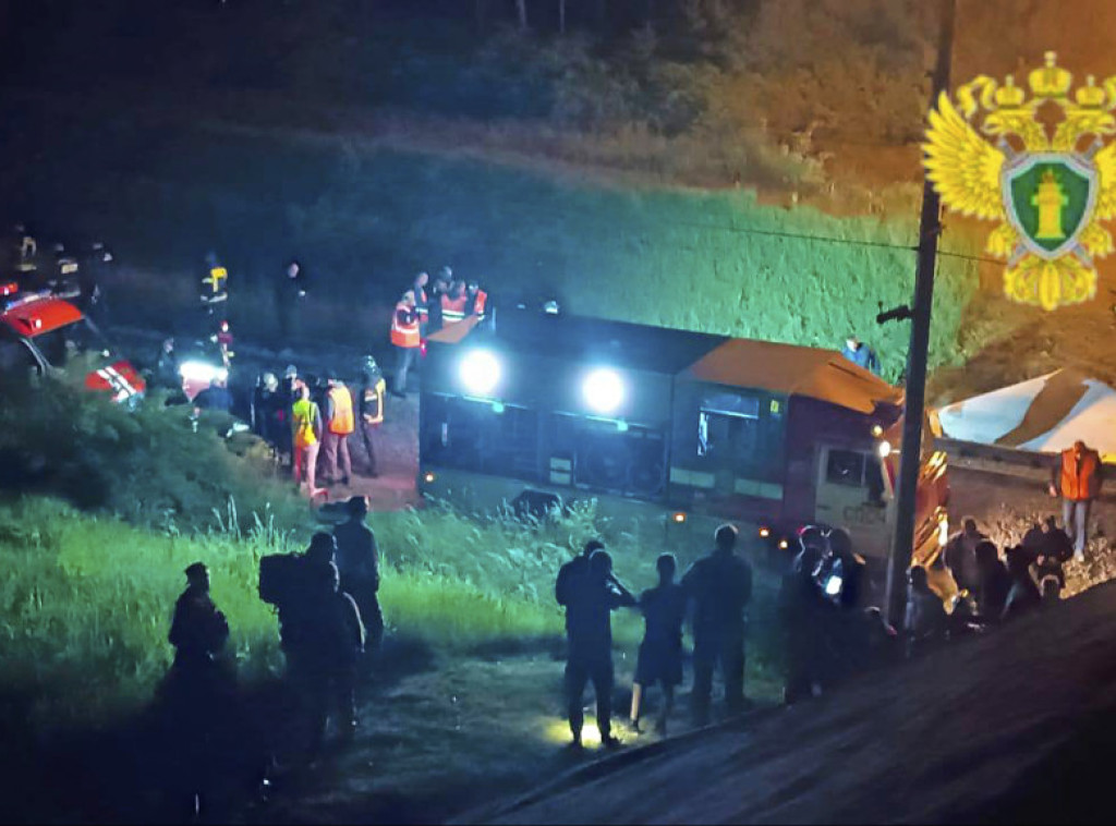 Najmanje sedam osoba poginulo kada se srušio most u Rusiji, 69 povređeno