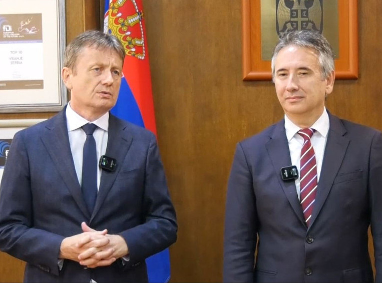 Ministar Glišić u Vranju potpisao ugovor o rekonstrukciji Osnovne škole Dositej Obradović