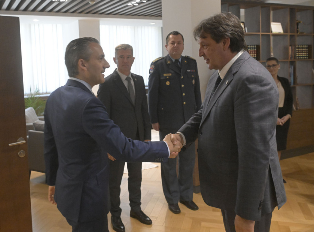 Gasic, US charge d'affaires discuss bilateral defence cooperation