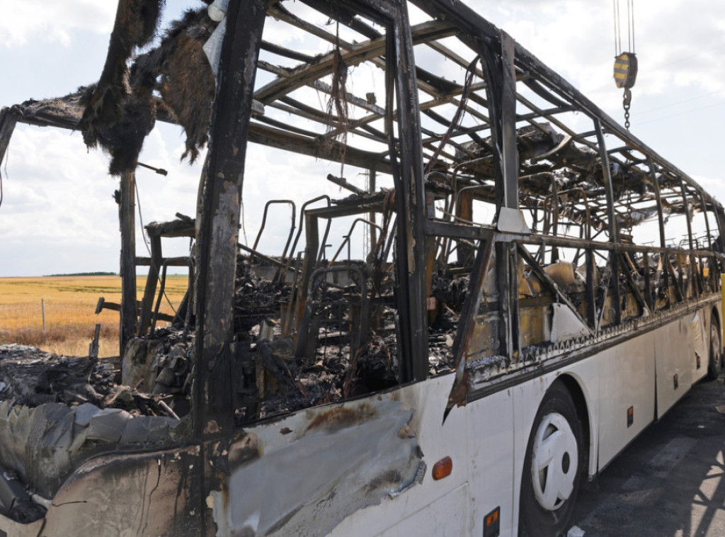 Zapalio se autobus kod Žitorađe, preminuo vozač