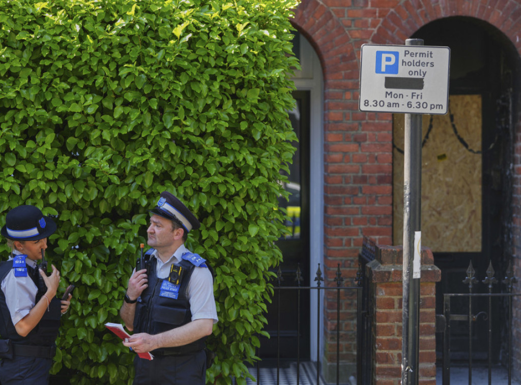 Britanska policija uhapsila i četvrtog muškarca zbog požara na Starmerovoj kući