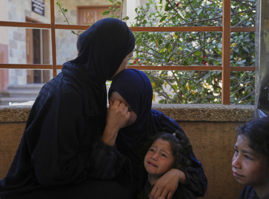 Izrael: Trupe su pucale na Palestince na 500 metara od distributivnog centra u Rafi