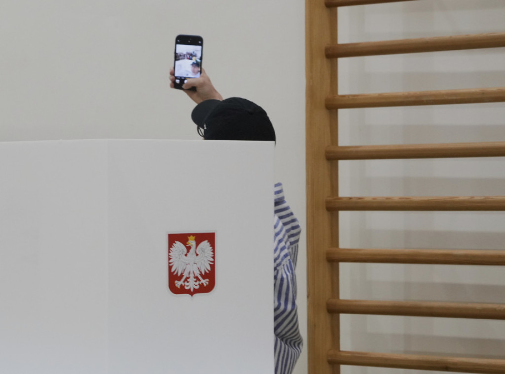 Predsednik parlamenta Poljske predlaže da se naredne nedelje glasa o poverenju vladi