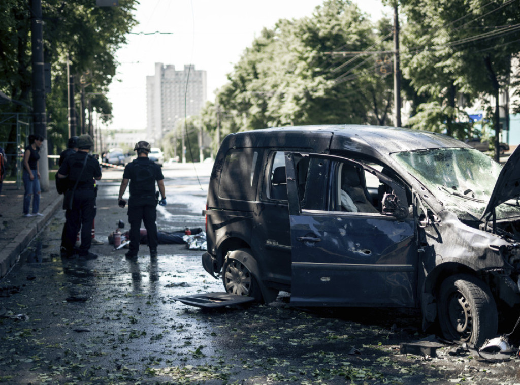Više civila poginulo, destine ranjeno u ruskim napadima širom Ukrajine
