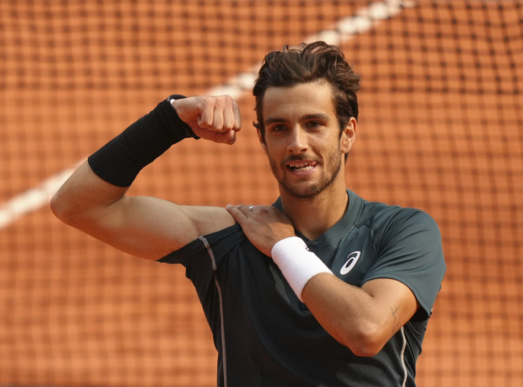 Italijanski teniser Lorenco Muzeti prvi polufinalista Rolan Garosa