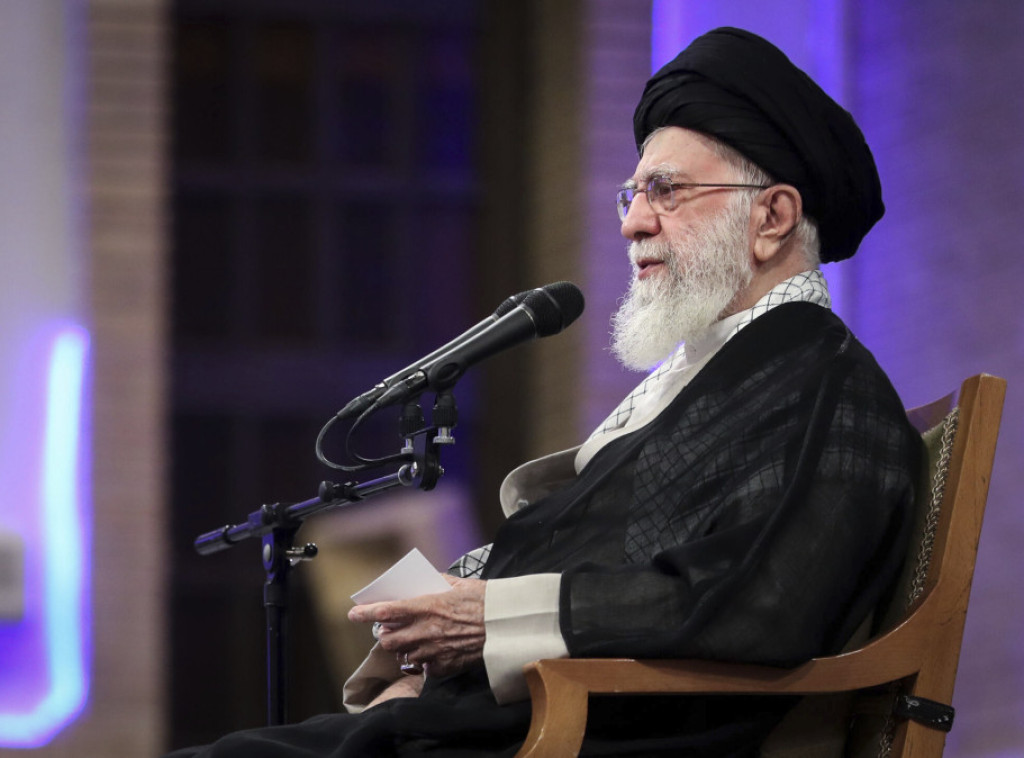Hamnei: Iran neće trpeti agresiju, niti će se pokoriti bilo kome