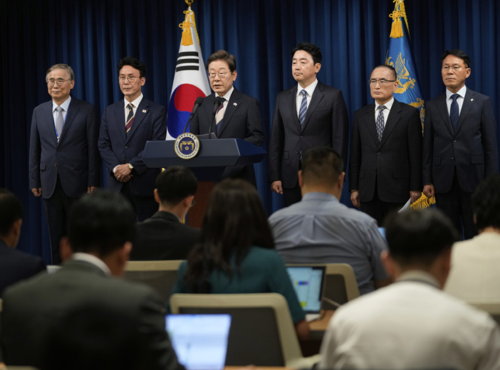 Novi predsednik Južne Koreje odbio ponude za ostavku svih članova kabineta sem jednog