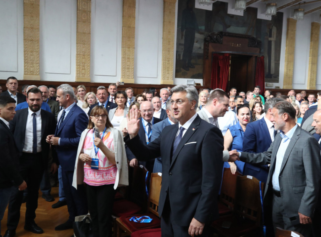 Andrej Plenković: Da bi HDZ išao dalje potrebno je manje korupcije, autogolova, ofsajda...