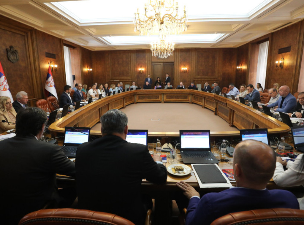 Vlada Srbije usvojila Odluku o finansiranju nabavke udžbenika sredstvima iz budžeta