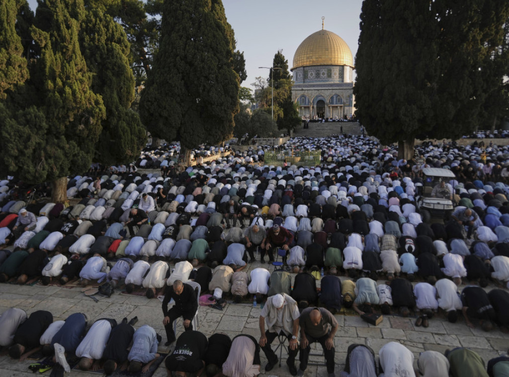 Muslimanski vernici danas obeležavaju prvi dan Kurban bajram