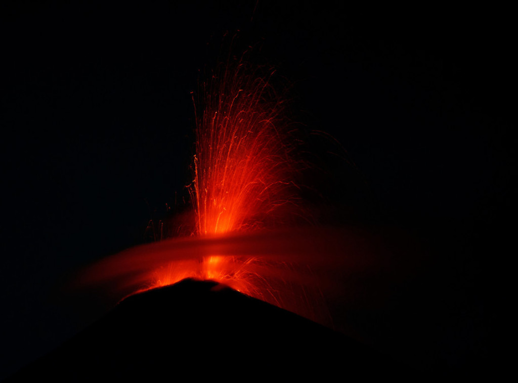 Zbog erupcije vulkana Fuego u Gvatemali evakuisano više od 700 ljudi