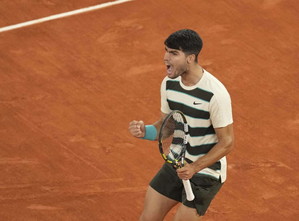 Španski teniser Karlos Alkaraz prvi finalista Rolan Garosa