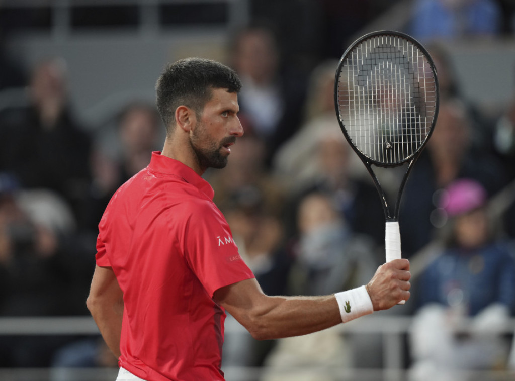 Novak Đoković eliminisan sa Rolan Garosa porazom od Janika Sinera