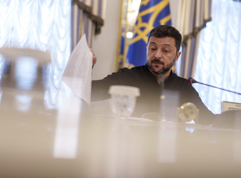 Zelenski: Rusi ne znajući prevezli dronove za napade Ukrajine na ruske avione