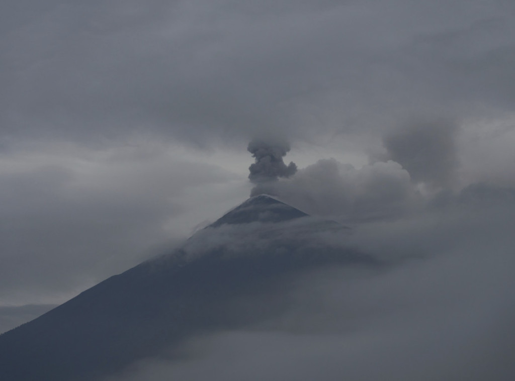 Završena erupcija vulkana Fuego u Gvatemali, posle više od 30 sati