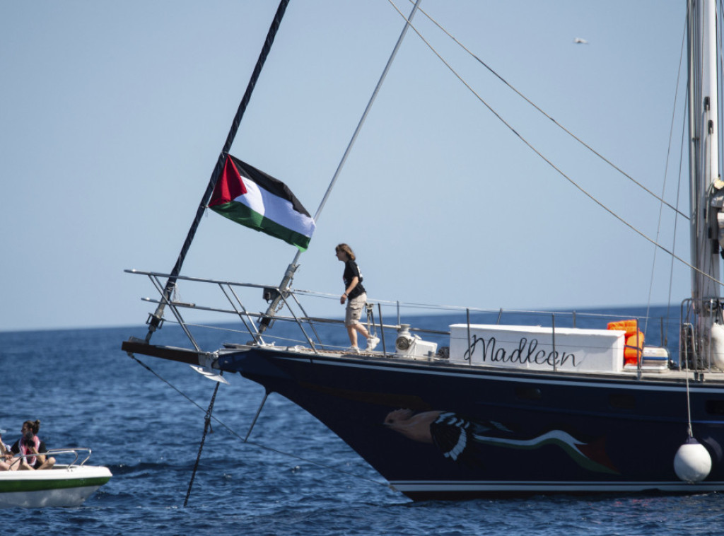 Brod koji prevozi Gretu Tunberg stigao do egipatske obale, na putu ka Gazi