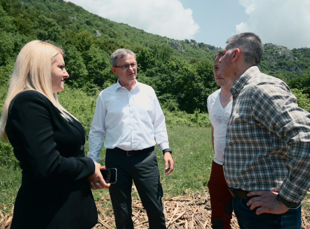 Ministar Glamočić pozvao poljoprivrednike da apliciraju na konkurs za kvalitetna plodna grla