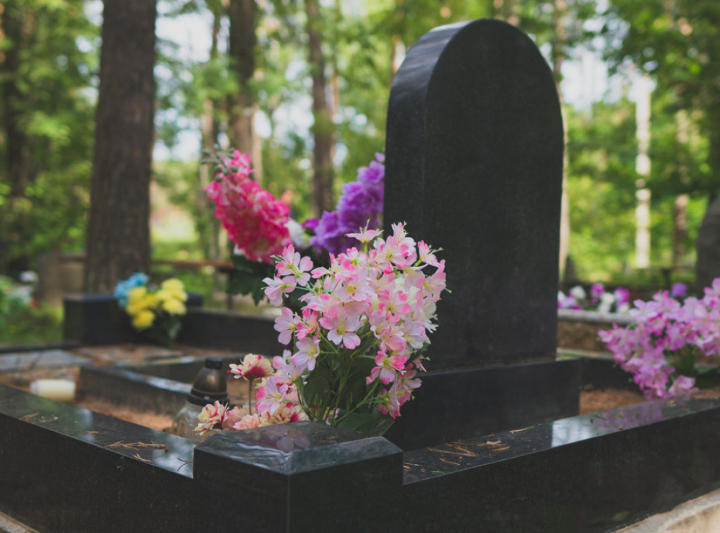 Nepoznate osobe razbile prozor kapele na pravoslavnom groblju Karaula kod Kaknja u Republici Srpskoj