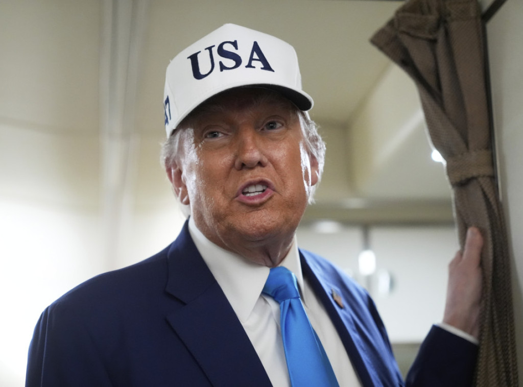 Tramp zapretio Masku ''ozbiljnim posledicama'' ako bude finansirao demokrate