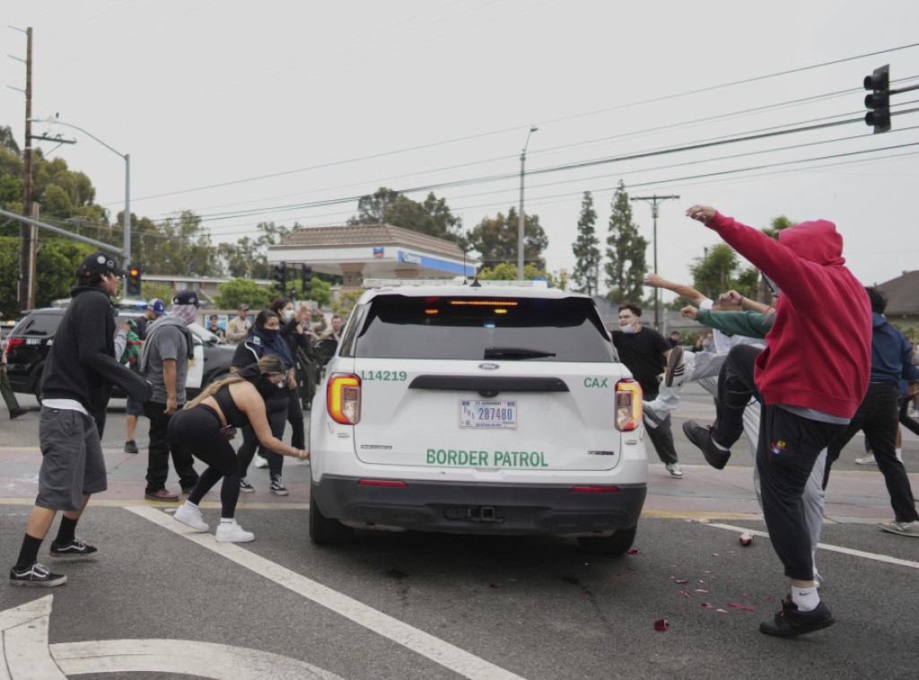 Visoki zvaničnik Bele kuće: Protesti protiv ICE u Los Anđelesu su pobuna protiv SAD
