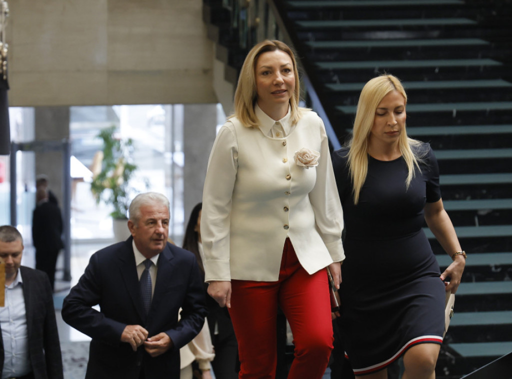 Ministarka Macura prisustvovala obeležavanju Dana policije i Dana MUP-a