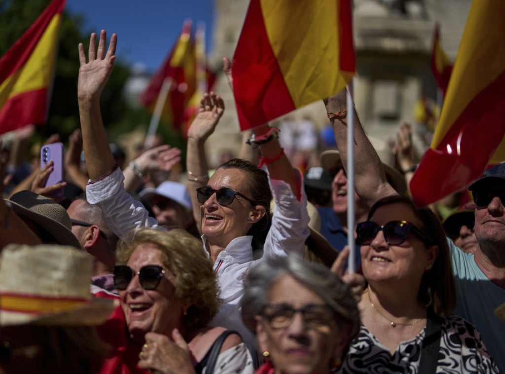Hiljade ljudi na protestima u Madridu protiv vlade Pedra Sančeza