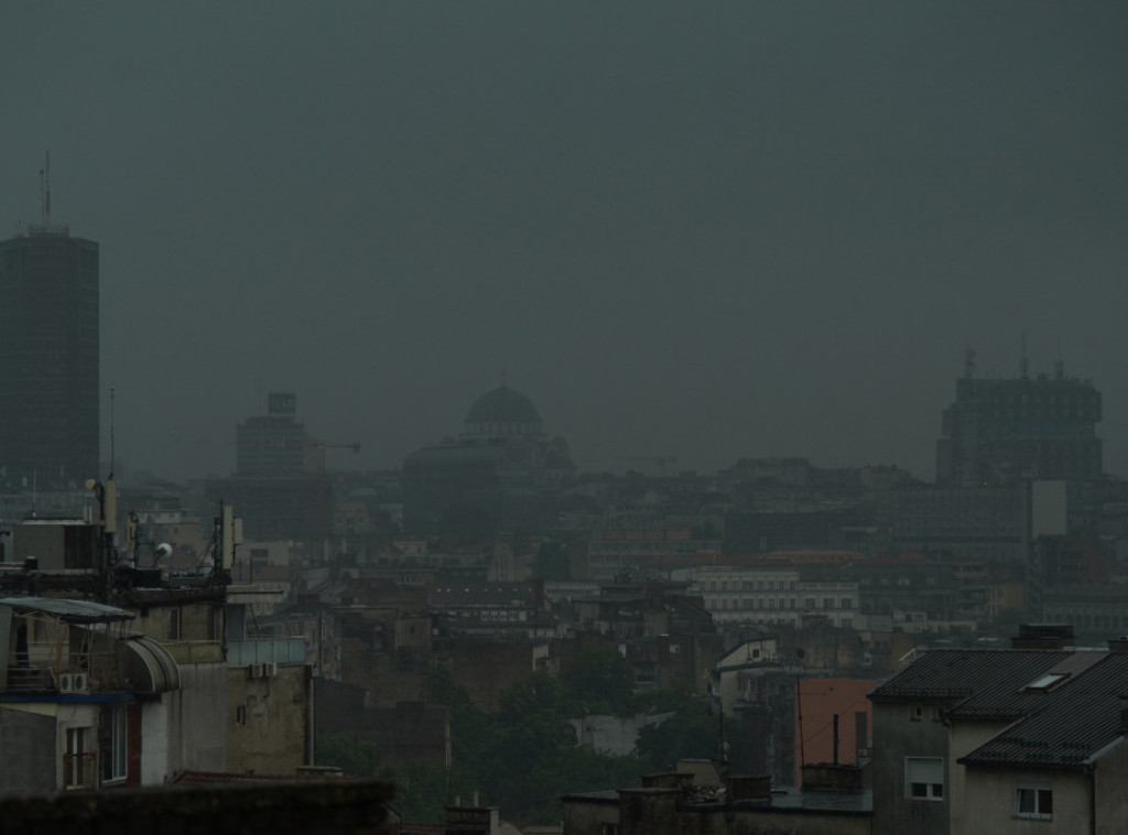 RHMZ: Usled prodora hladnijeg vazduha tokom noći mogući udari vetra olujne jačine