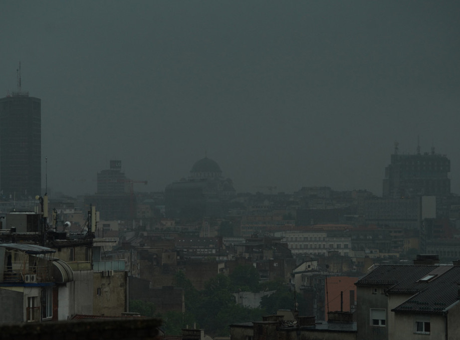 RHMZ: Usled prodora hladnijeg vazduha tokom noći mogući udari vetra olujne jačine